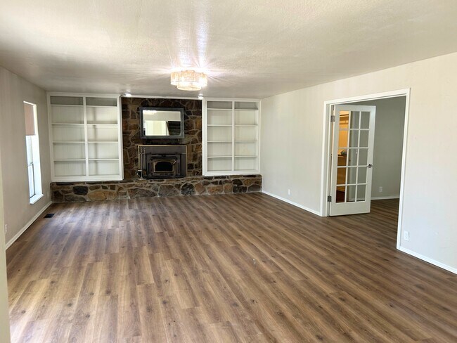 Building Photo - 6305 Bingham Ct