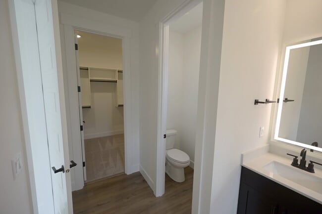 Building Photo - Brand new 2 bed 2 bath home in Rolling Hil...