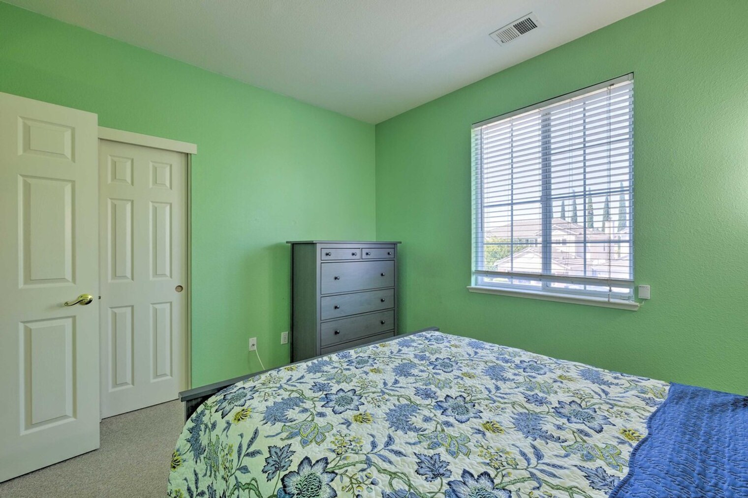 Building Photo - 264 Ridgeview Dr