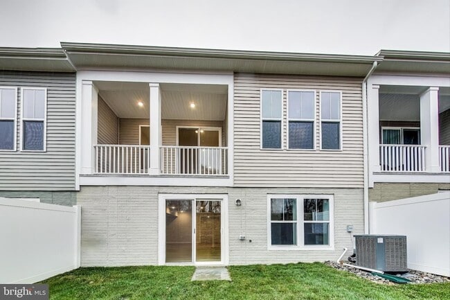 Building Photo - 13317 Petrel St