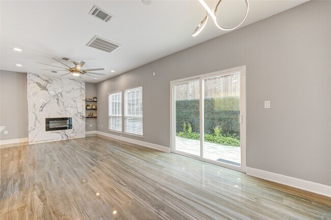 Building Photo - 15137 Kimberley Ct