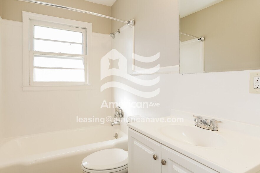 Building Photo - 2310 McKinney St