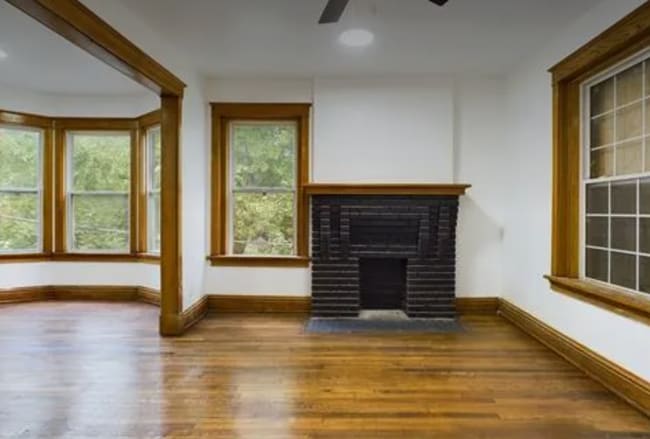 Building Photo - 1106 E 40th St