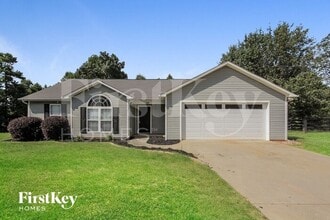 Building Photo - 119 E Panther Creek Rd
