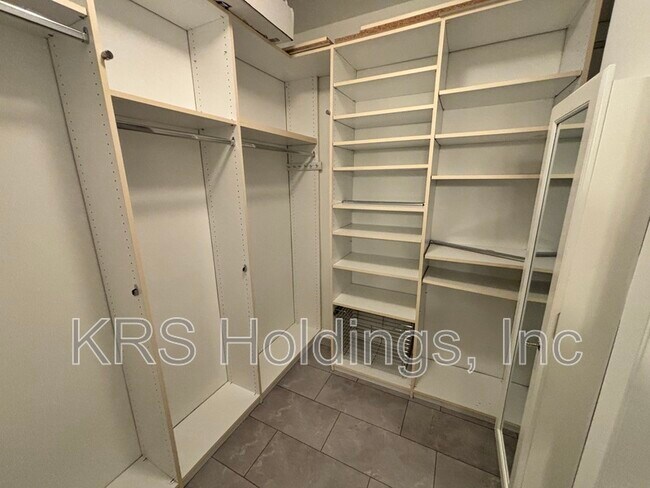 Building Photo - 4550 Strutfield Ln