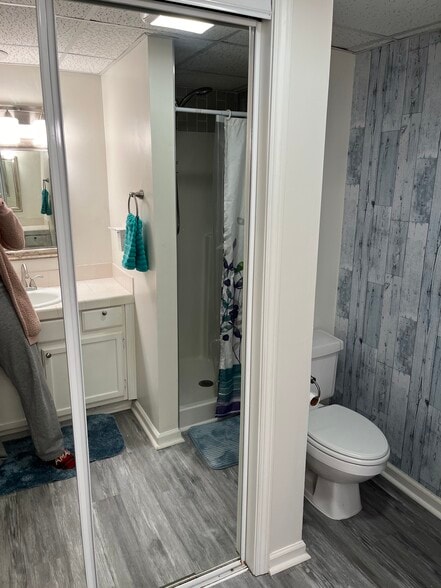 Bathroom 2 - 2013 Addison Rd NE