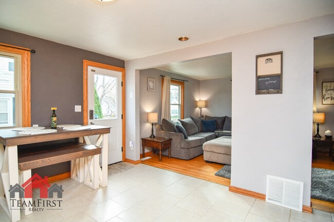 Building Photo - 1260 7th St