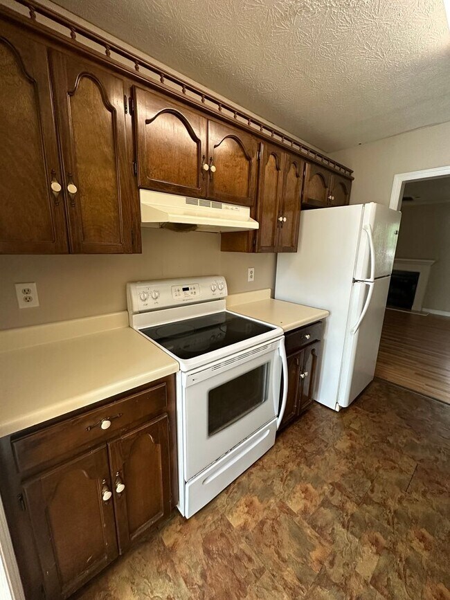 Building Photo - 5807 Woodgate Cir