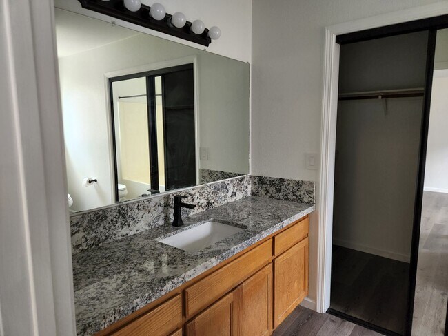 Building Photo - Great 3 Bedroom 2 Bath Home located in Smartsville