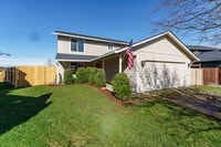 Building Photo - 4 Bedroom 2.5 Bathroom With Large Fenced B...