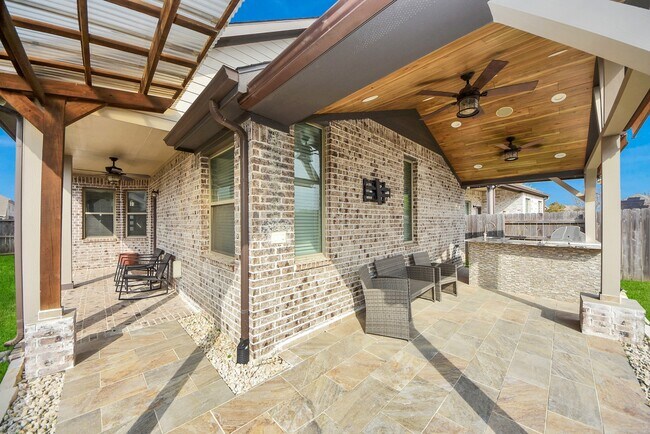 Building Photo - 6110 Dovetail Cliff Ct