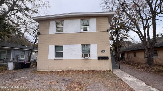 Building Photo - 1245 W 30th St