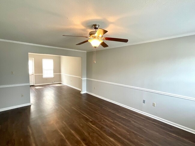 Building Photo - 3932 Miramar Ct