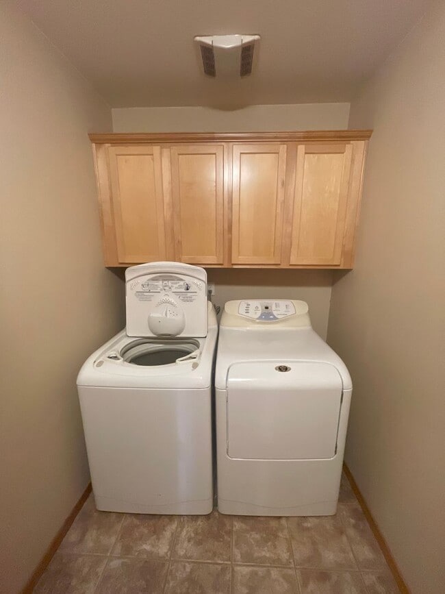 Building Photo - 3 Bedroom home in Albany!