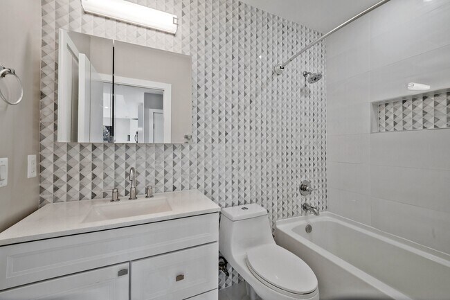 Building Photo - 1638 K St NW