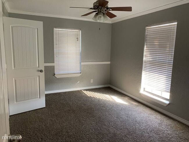 Building Photo - 4 br, 3 bath House - 115 G St