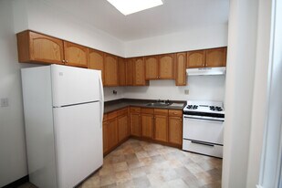 Building Photo - 321 S Trenton Ave