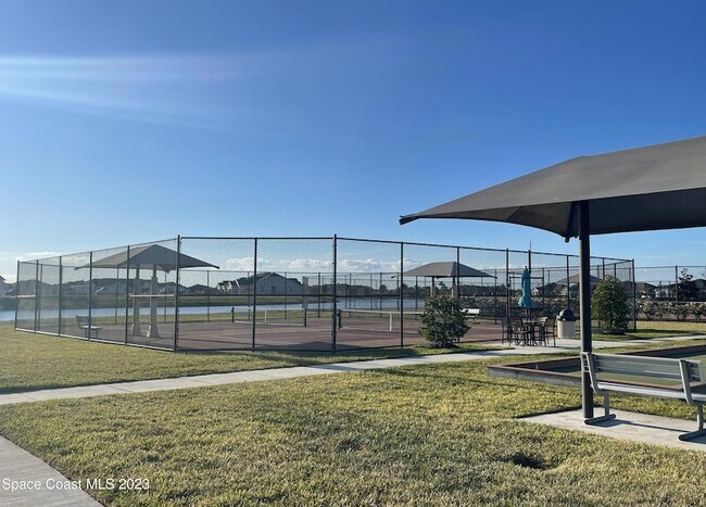 Building Photo - 2981 Casterton Dr