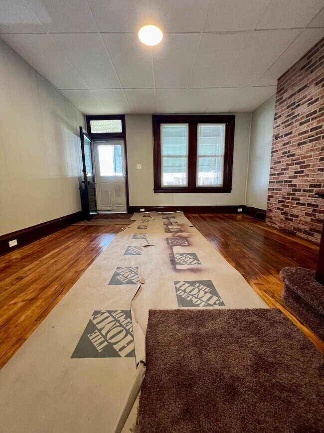 Building Photo - Stunning 3-Bedroom Townhome in Norristown! Available NOW!