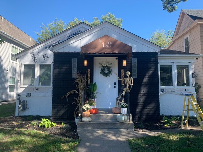 Building Photo - 3321 Bryant Ave S