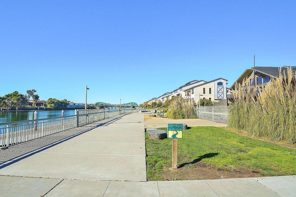 Estuary - 3090 Glascock St