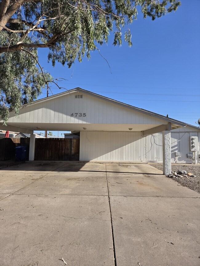 Building Photo - 4735 E Caballero St