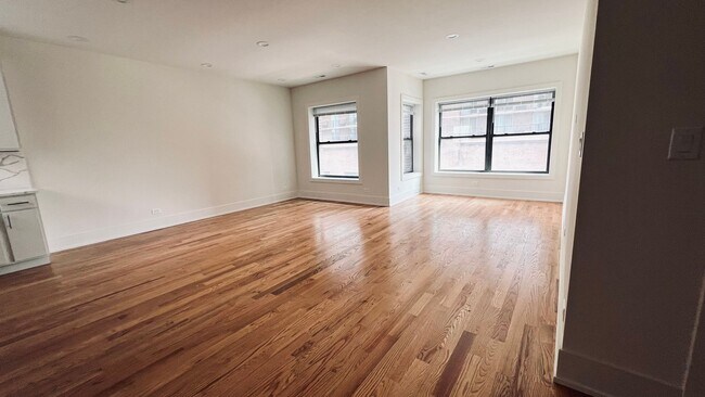 Building Photo - New Renovation 2 BR/2 BA right by the lake!