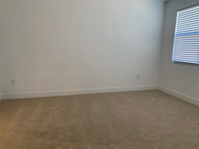 Building Photo - Brand NEW 4 bedroom 1 story home Rancho Co...