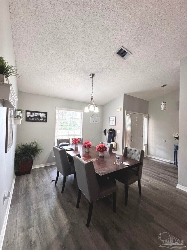 Building Photo - 2404 Houston Cir