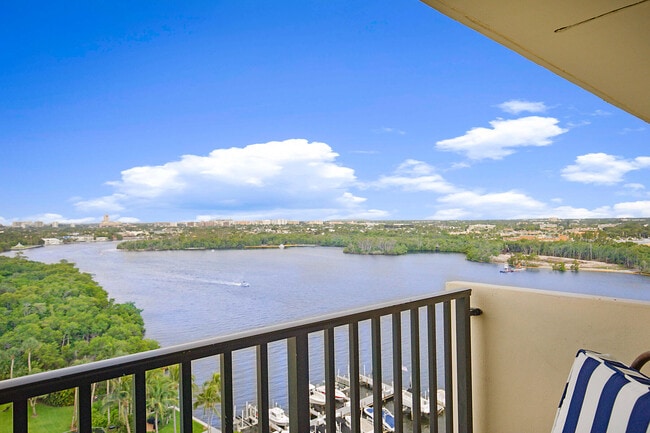 Building Photo - 2121 N Ocean Blvd