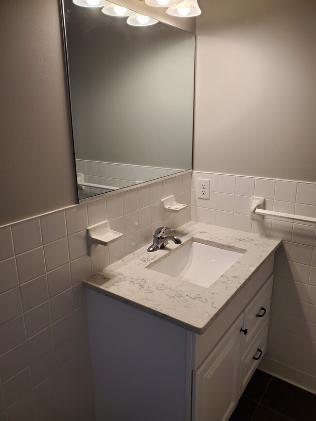 Building Photo - 1701 Central Ave