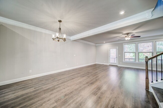 Building Photo - 1363 Harris Way S