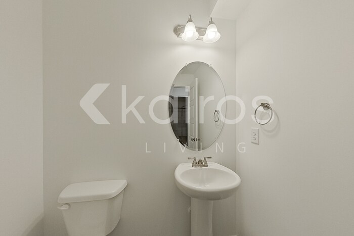 Building Photo - 103 Silver Maple Ln