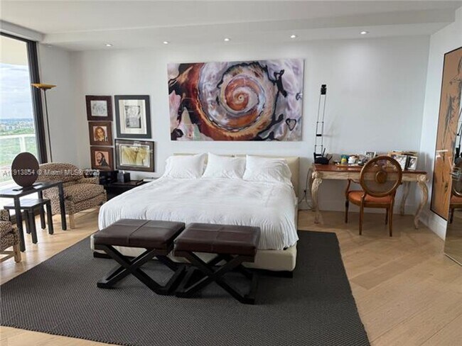 Building Photo - 19500 Turnberry Way