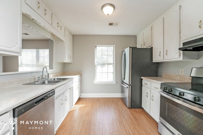 Building Photo - 150 Lakeside Dr