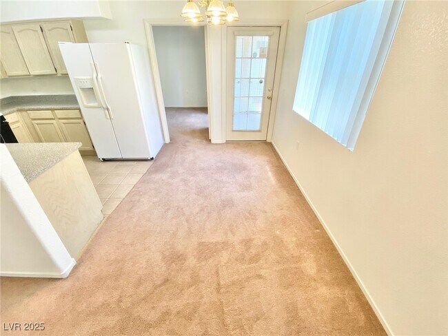 Building Photo - 3400 Cabana Dr