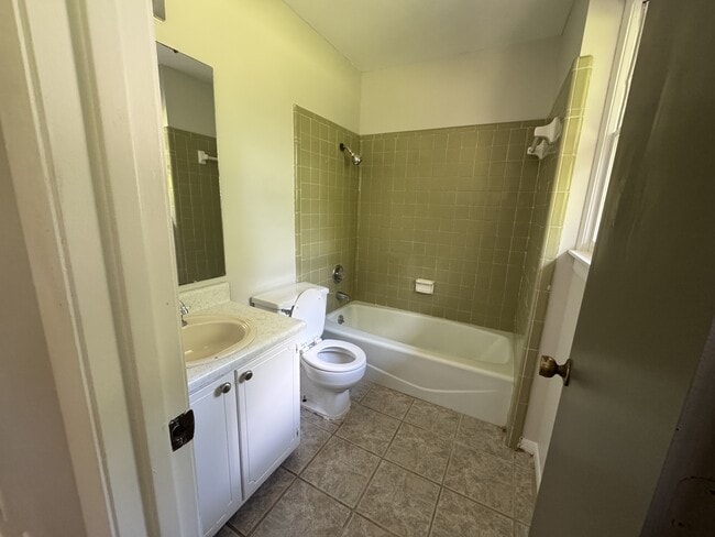 Building Photo - 1447 Coe Dairy Rd