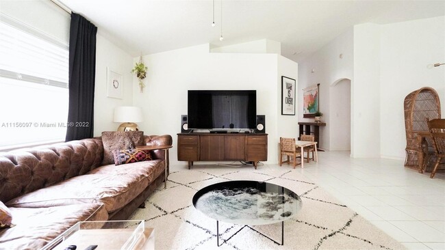 Building Photo - 5449 Grande Palm Cir