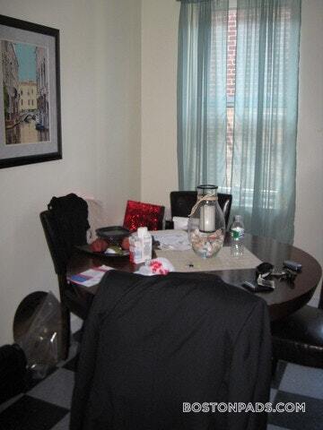 Building Photo - 220 Hanover St