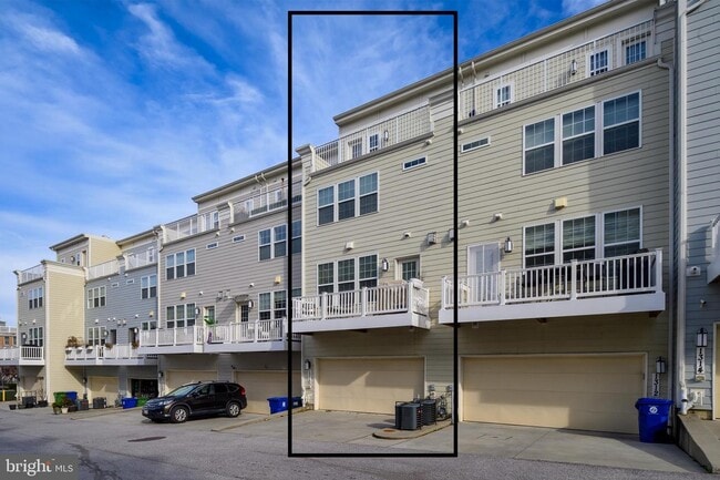 Building Photo - 1310 Jackson St