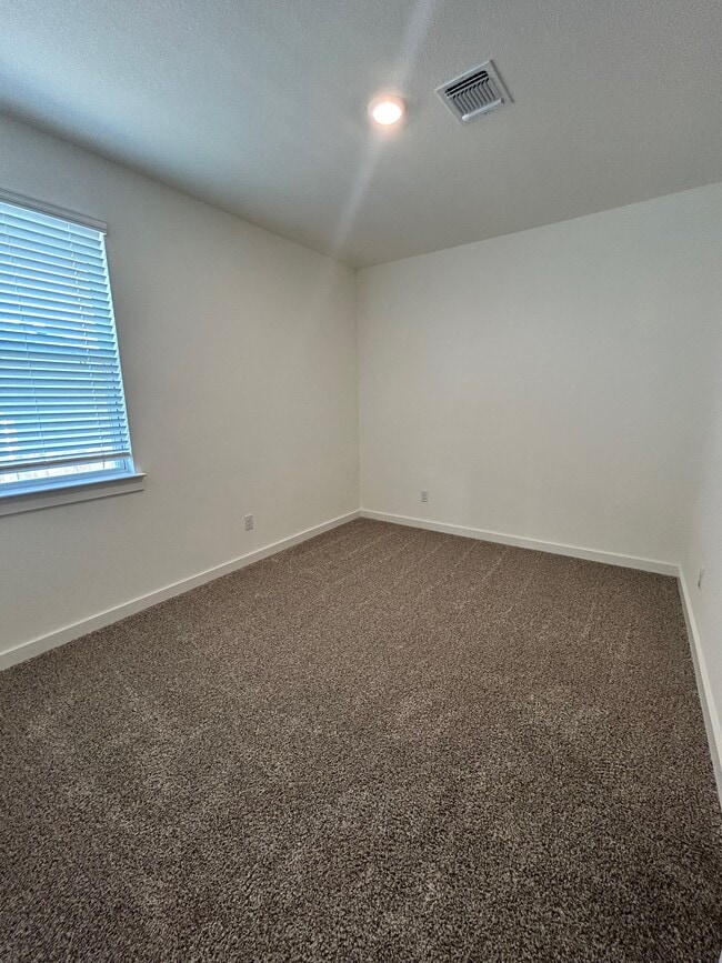 Building Photo - 2113 Western Vw Dr