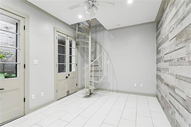 Building Photo - 525 Dumaine St