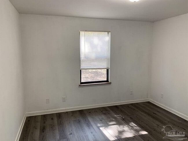 Building Photo - 9565 Sunnehanna Blvd