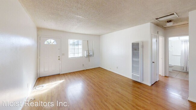Building Photo - 2 br, 1 bath House - 14615 Cabazon St.
