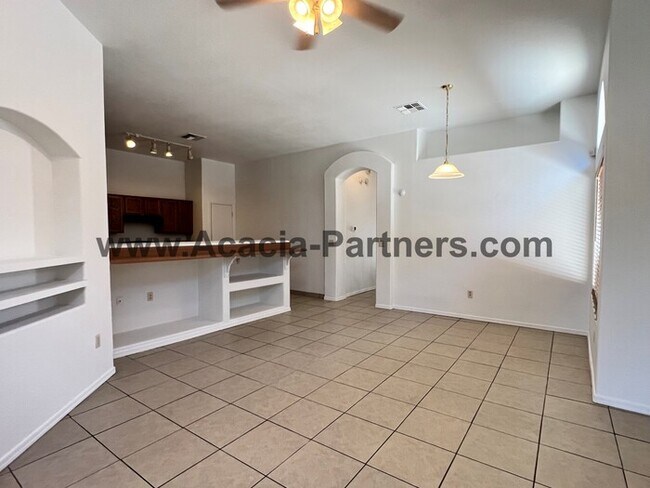 Building Photo - 2BD 2BA in Tres Pueblos w/ Garage & Washer...