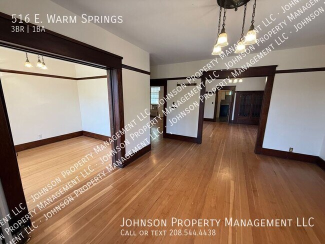 Building Photo - 516 E Warm Springs Ave