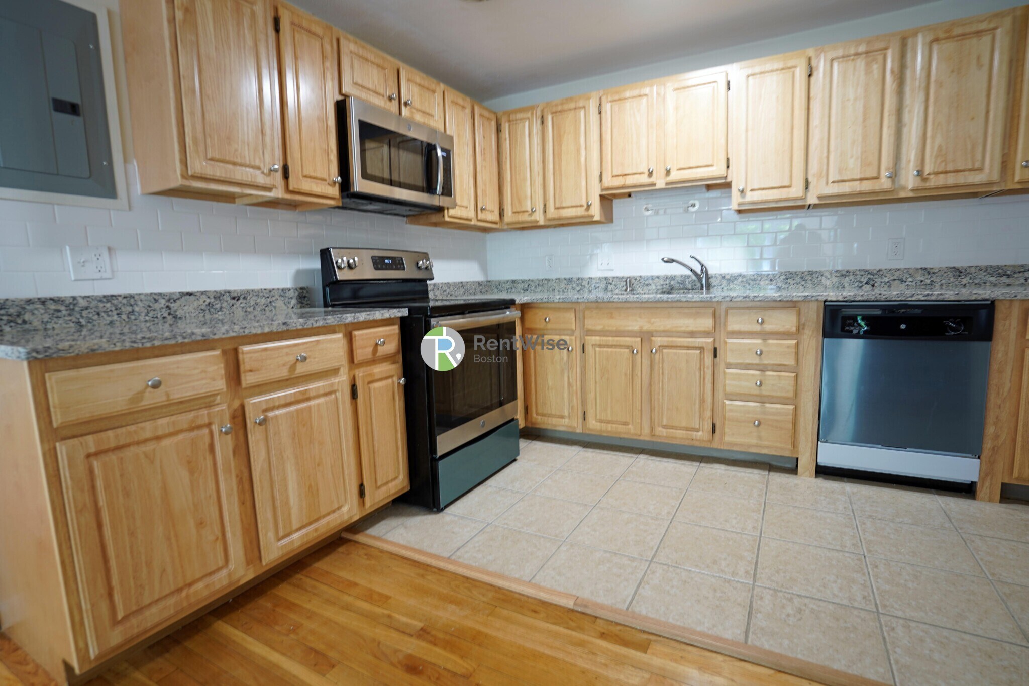 Building Photo - 110 Babcock St