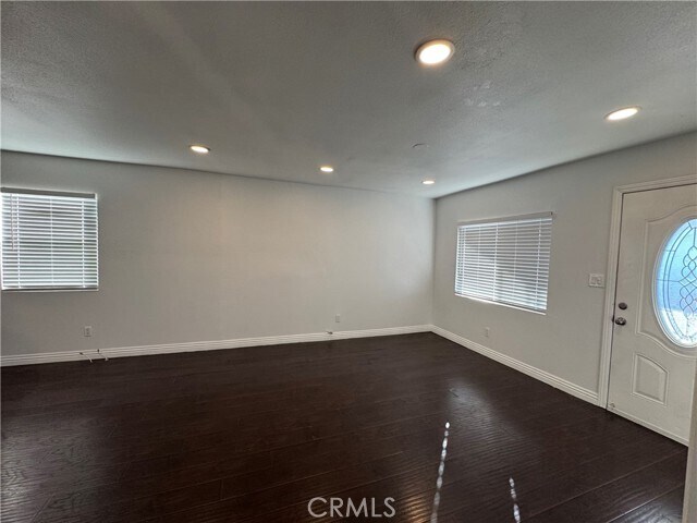 Building Photo - 847 W Gage Ave