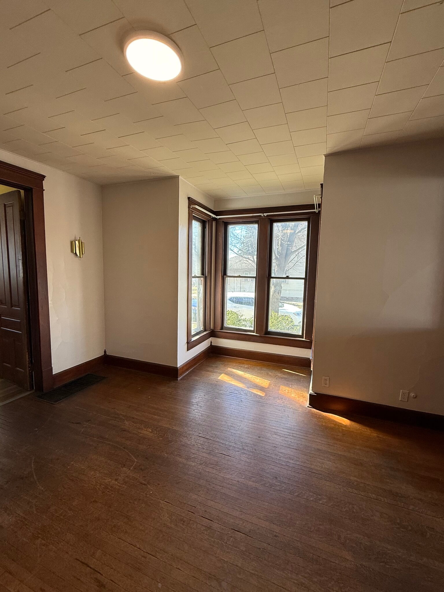 Building Photo - 315 N 10th St