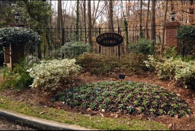 Building Photo - 102 Bainbridge Dr